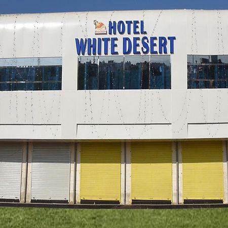 Hotel White Desert Bhuj Bagian luar foto